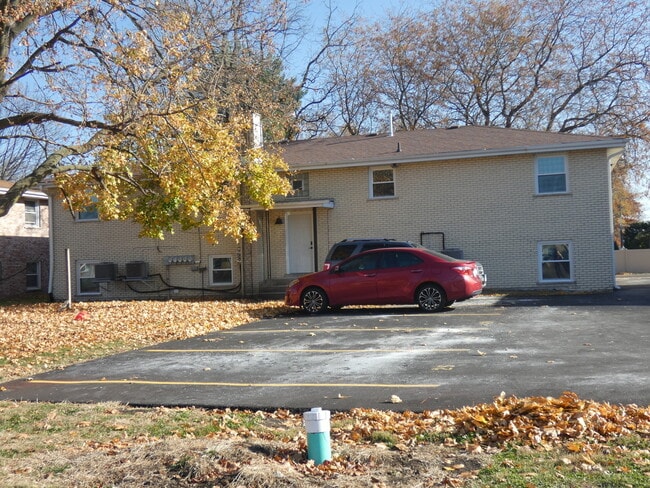 Building Photo - 241 S Small Ave