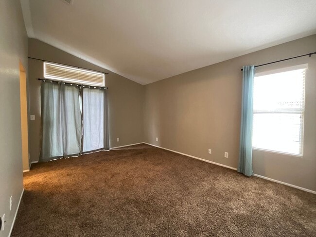 Building Photo - Single story Rosamond Home
