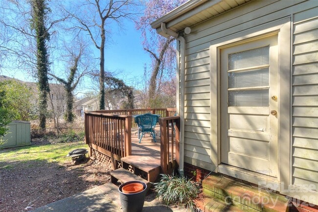 Building Photo - 1308 Mockingbird Ln