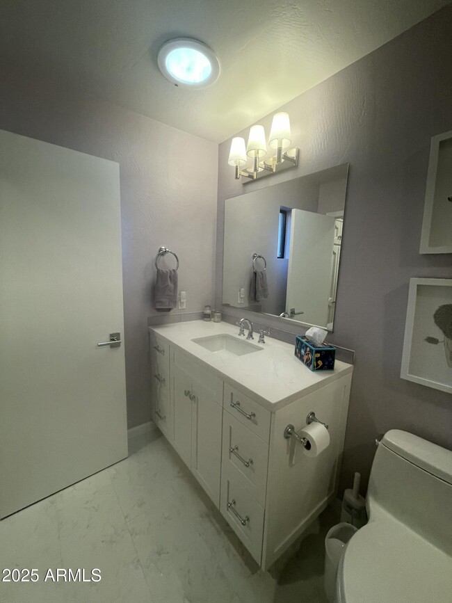 Building Photo - 8526 E Vista Del Lago