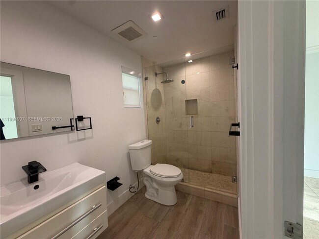 Building Photo - 3373 SW 29th Terrace