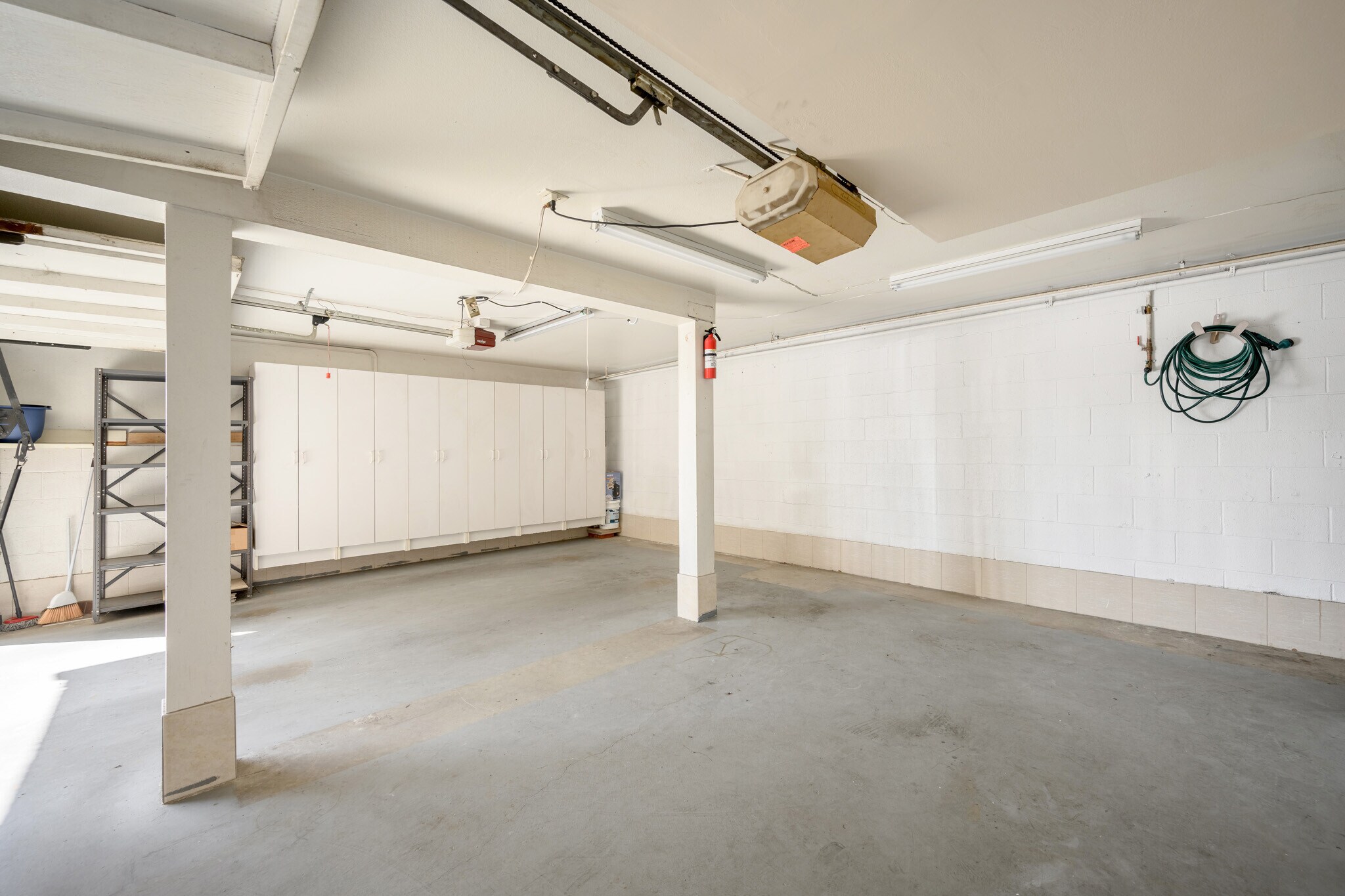 Building Photo - 13203 Vanowen St