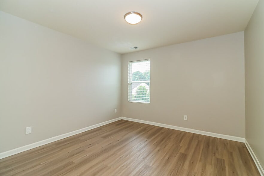 Building Photo - 16 Everett Cir SE