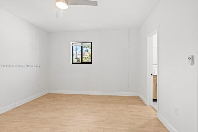 Building Photo - 317 N 31st Ave