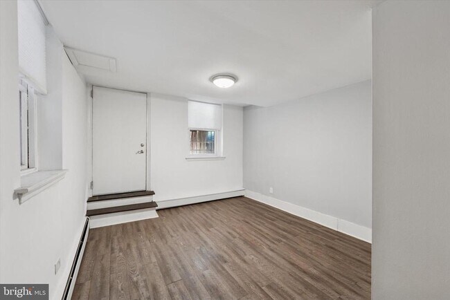 Building Photo - 240 S 13th St