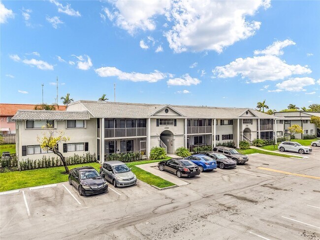 Building Photo - 20680 NE 4th Ct