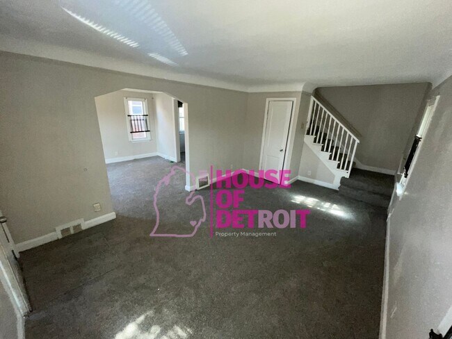 Primary Photo - 2 BEDROOM | 1 BATH |