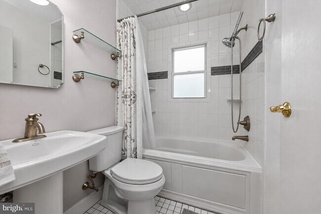 Building Photo - 728 Pennbrook Ave