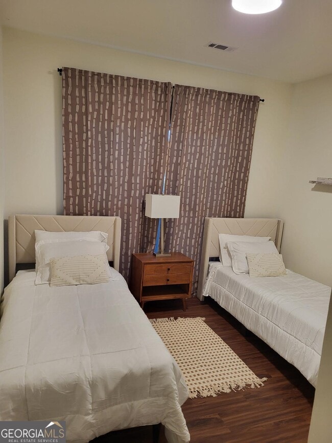 Building Photo - 363 Bayside Ln