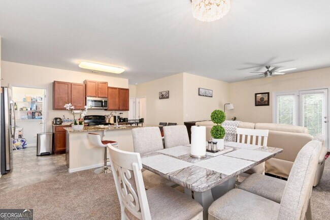 Building Photo - 2896 S Hills