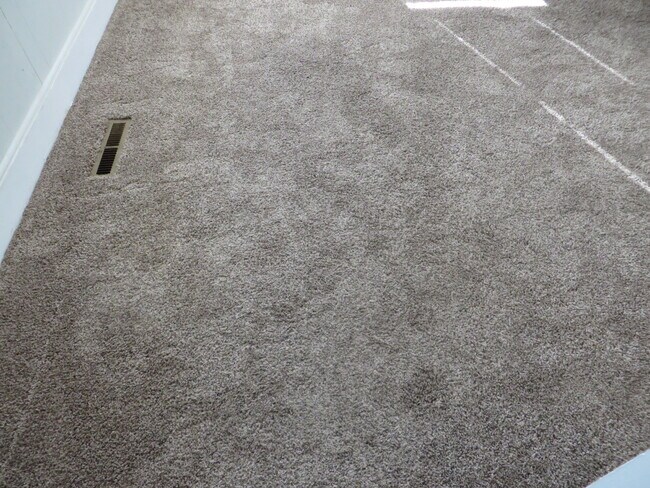 Building Photo - 1002 E 17th St