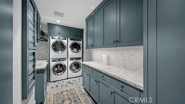 Building Photo - 27 Emerald Bay