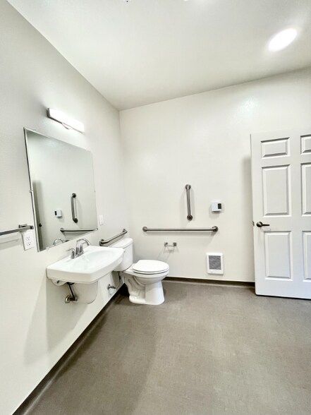 Building Photo - 1925 S I St