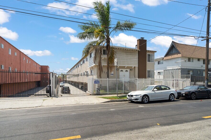 Primary Photo - 3612 W. 102nd St.