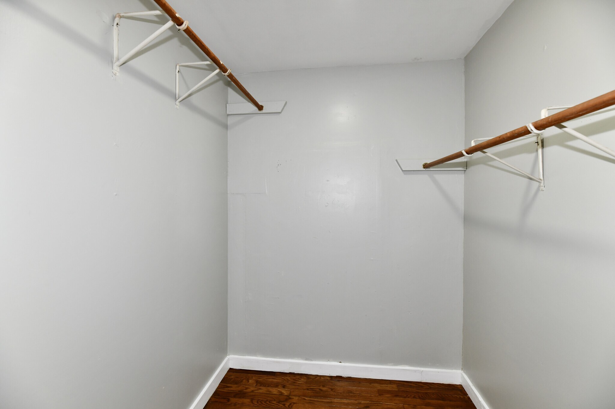 Building Photo - 3550 Eisenhower Dr