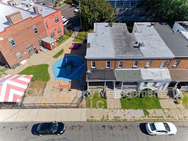 Building Photo - 12 Adella Ave