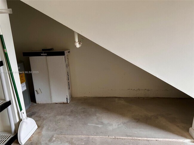 Building Photo - 2054 Alta Meadows Ln
