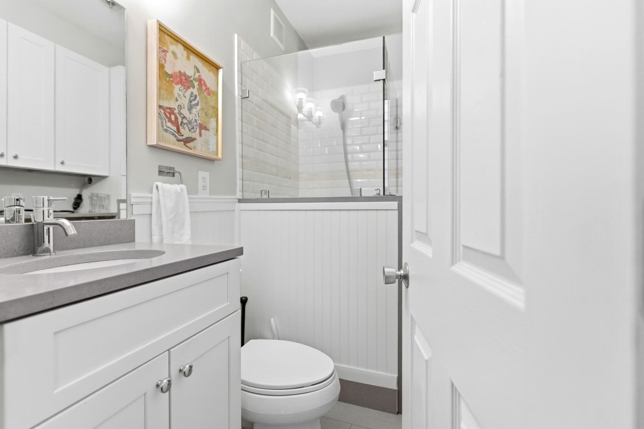 Building Photo - 722 E 2nd St