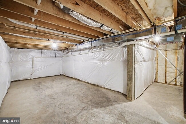 Building Photo - 8901 Blackthorne Pl