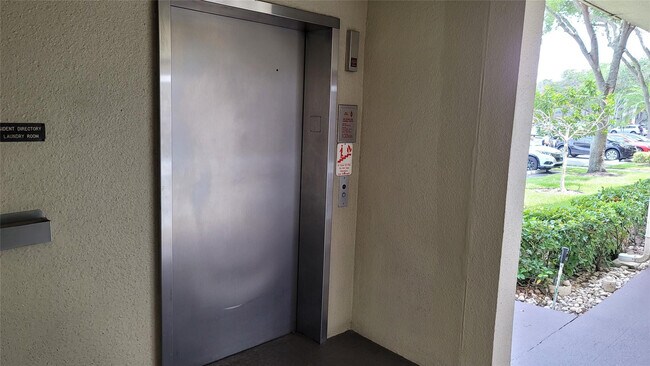 Building Photo - 300 SW 134th Way