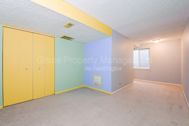 Building Photo - 11748 Fillmore Pl