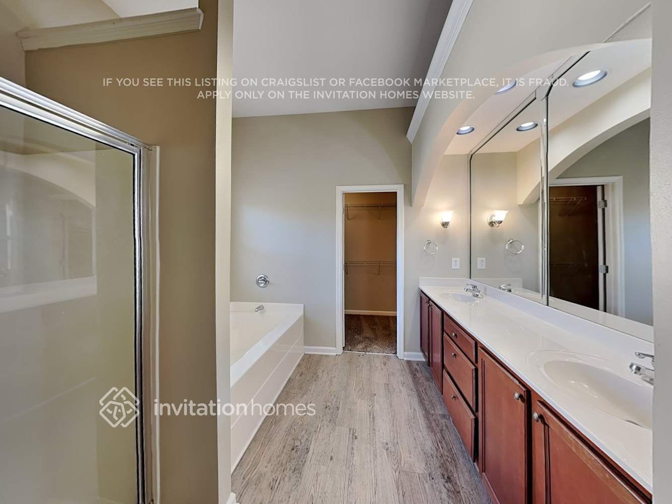 Building Photo - 505 Lakeside View