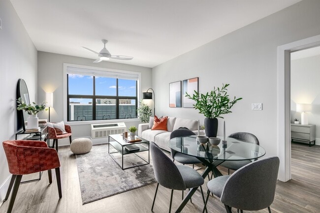 Building Photo - 32 Oakland Ave