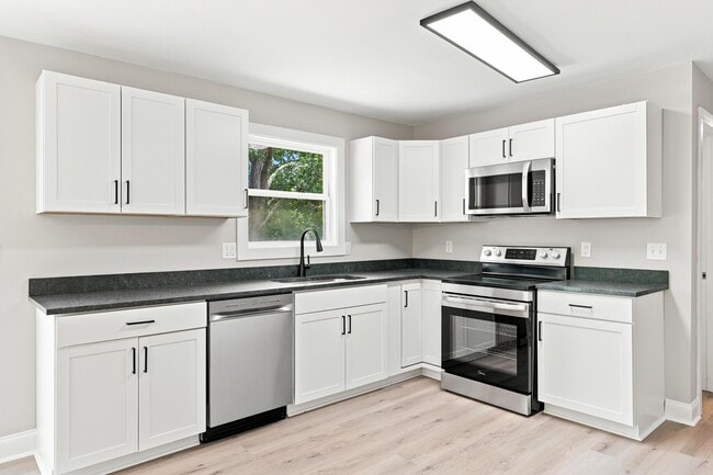 Building Photo - 508 Hiawatha Cir