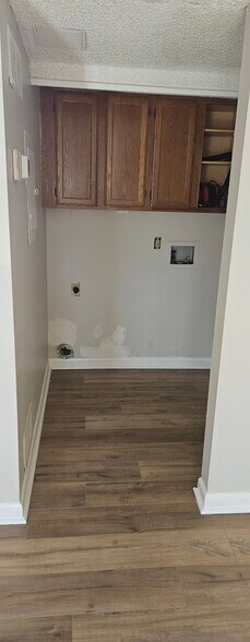 laundry room - 5515 Country Dr