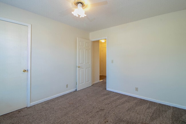 Building Photo - 108-3 Hickory Trace