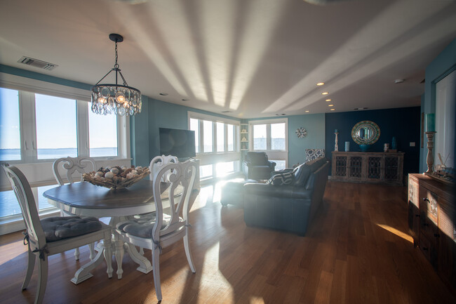 Building Photo - 154 Lynnway