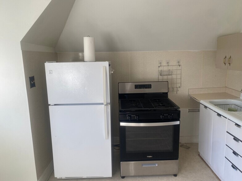 Building Photo - 3337 W 114th St