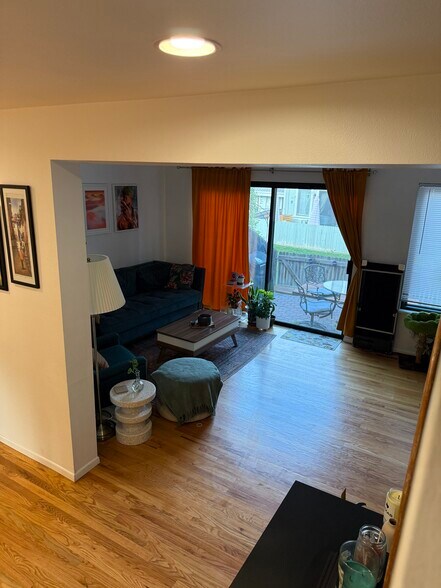 Living room - 8960 Carr St