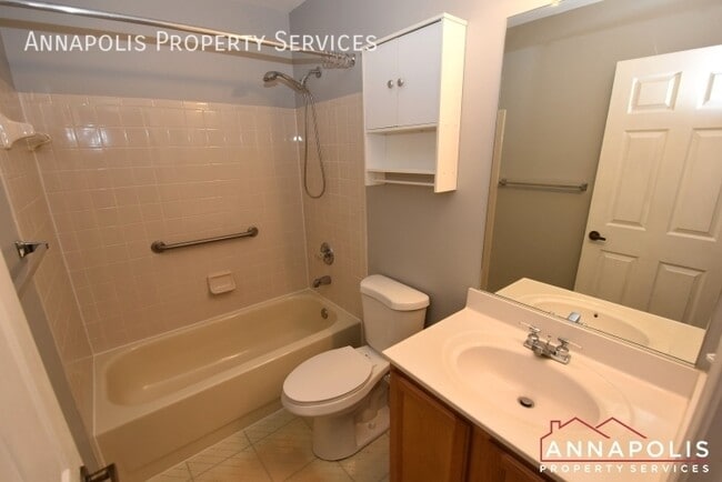Building Photo - 2615 Compass Dr