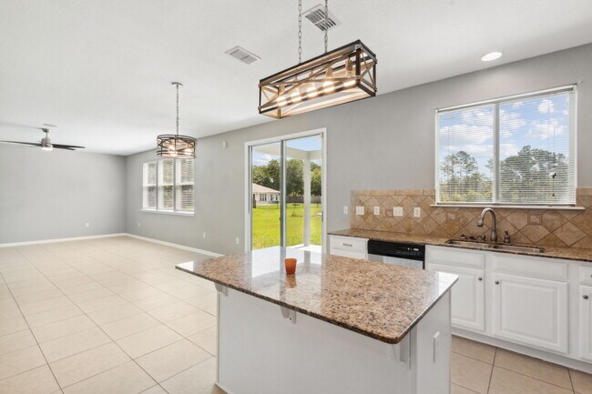 Building Photo - 12677 Pine Marsh Way