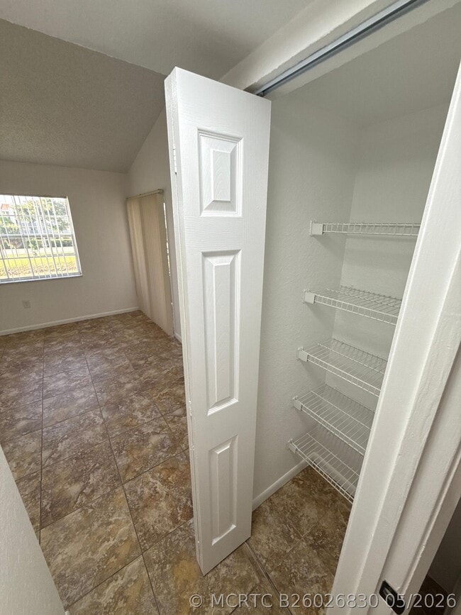 Building Photo - 2851 N Oakland Forest Dr