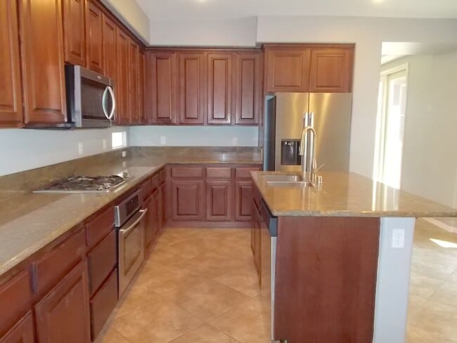 Building Photo - Stylish Summerlin Townhome with Private Co...