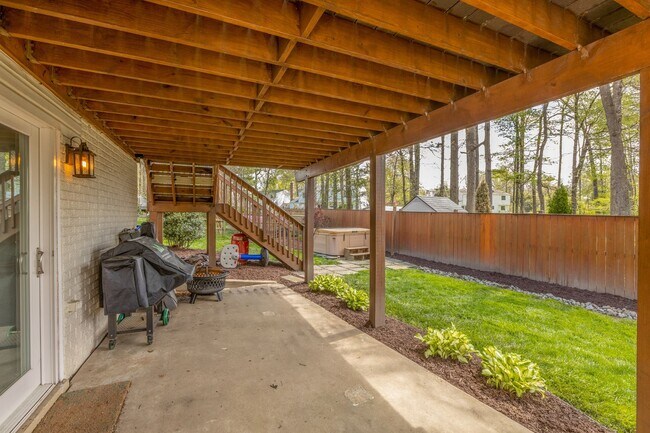 Building Photo - 5624 Kemp Ln