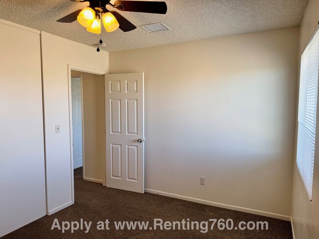 Building Photo - 6455 Linda Lee Dr