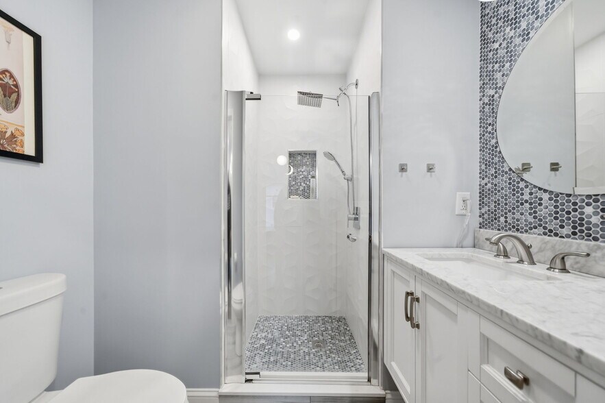 Building Photo - 68 Edson St