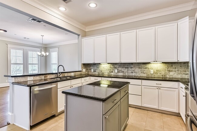 Building Photo - 64 Island Psg