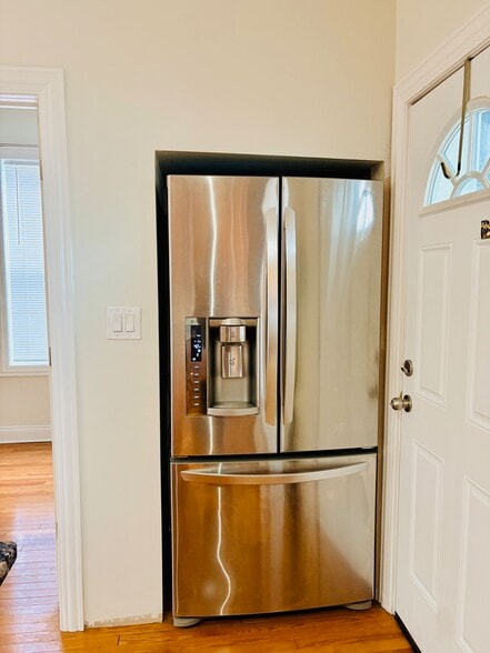 Building Photo - 3236 W Augusta Blvd