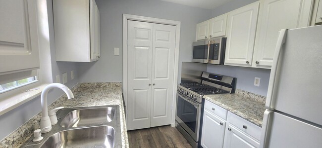 Building Photo - Completed remodeled, unfurnished rental *C...