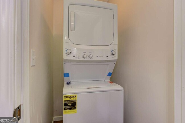 Building Photo - 2535 Hickory Rd