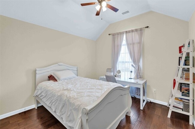 Building Photo - 7305 Oak Leaf Dr