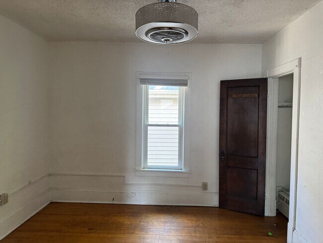 Building Photo - 3071-3071 S Wentworth Ave