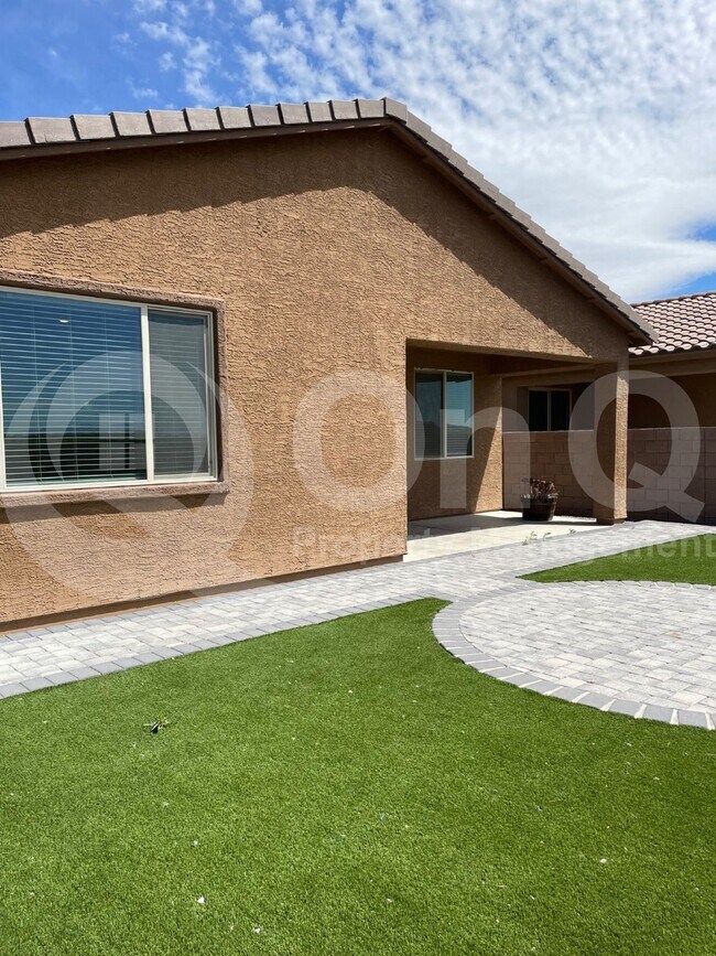 Building Photo - 10296 S Cienega Knolls Loop