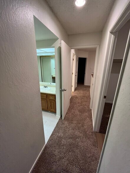 Building Photo - 4195 Baker Ln