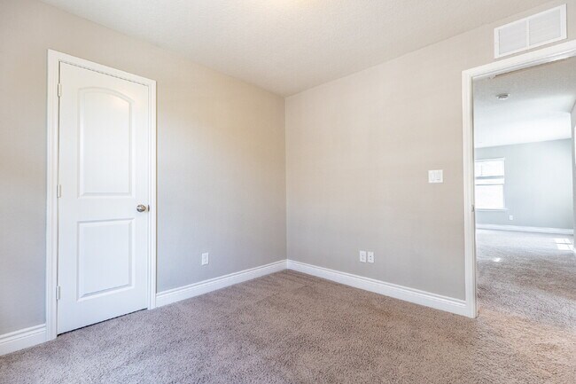 Building Photo - 27462 Paraiso Sands