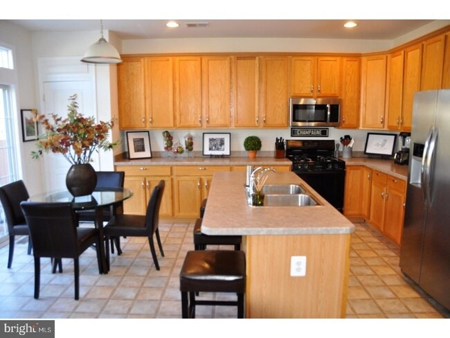 Building Photo - 53 Trewbridge Ct